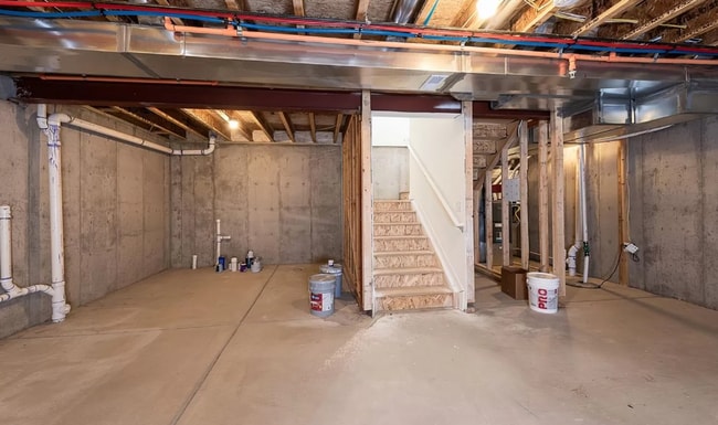 Building Photo - Lovely 2 bedroom, 3 bathroom townhome! Poo...