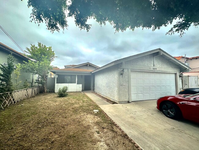 Building Photo - 809 E New York St