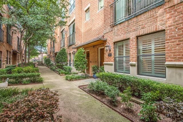 Building Photo - 2411 N Hall St