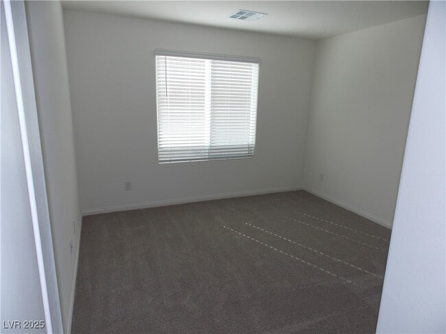 Building Photo - 565 Ruby Robin Ave