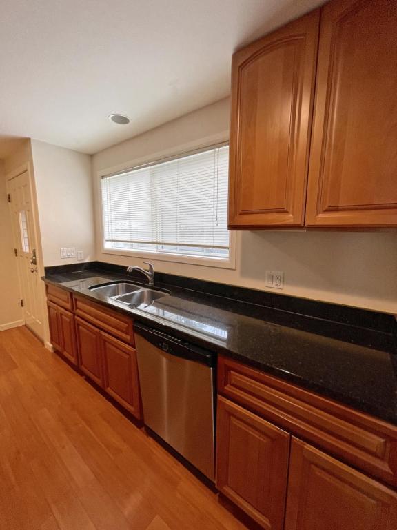 Building Photo - 1220 100th Pl NE