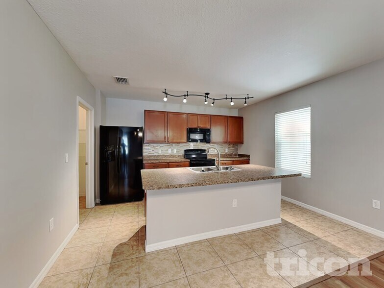 Building Photo - 3799 Crossline Dr