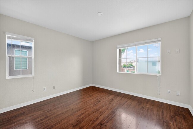 Building Photo - Beautiful 4-Bedroom Home