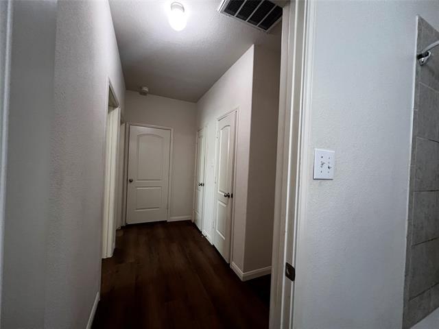 Building Photo - 208 Cottonwood Dr