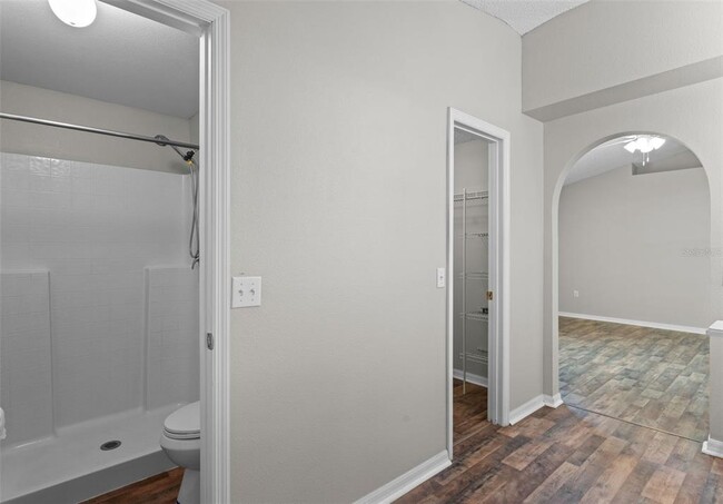Building Photo - 16316 Meredrew Ln