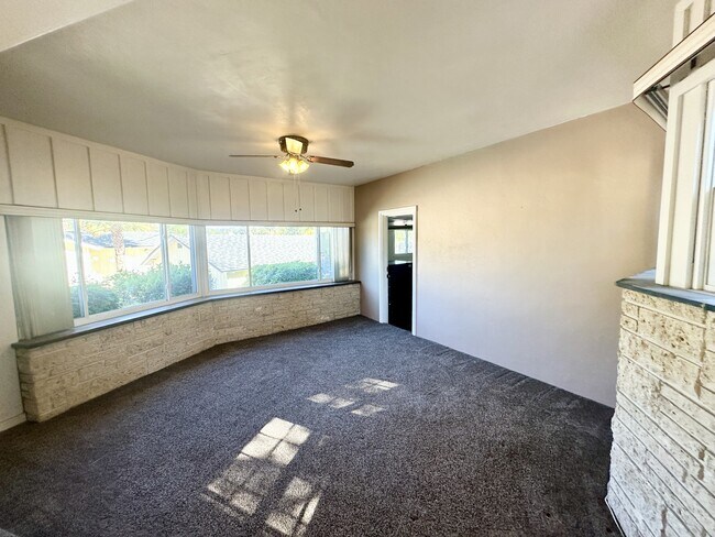 Building Photo - 9071 Paradise Park Dr