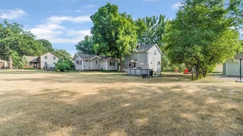 Building Photo - 529 2nd St SE