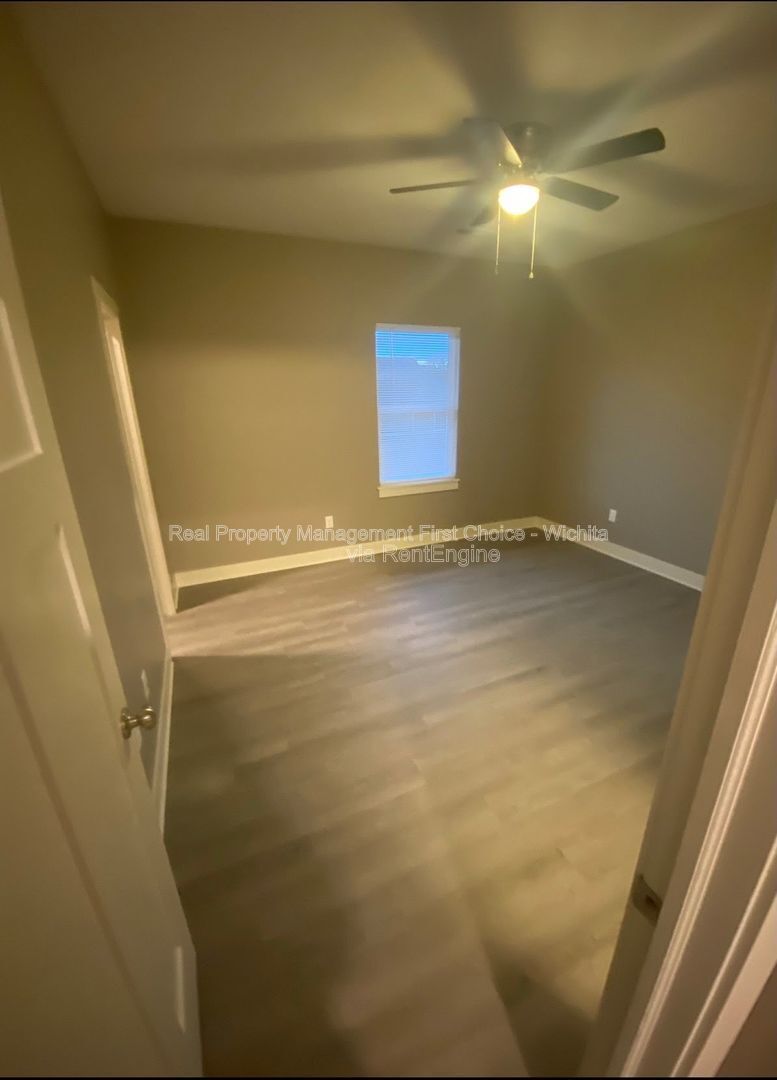 Building Photo - 3318 W 45th St S