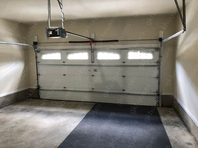 Building Photo - 6002 Cobblestone Creek Trail