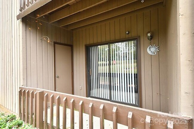 Building Photo - 411 Mallard Head Pl