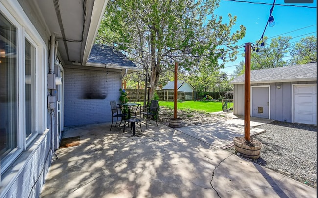 Building Photo - 4265 Brentwood St