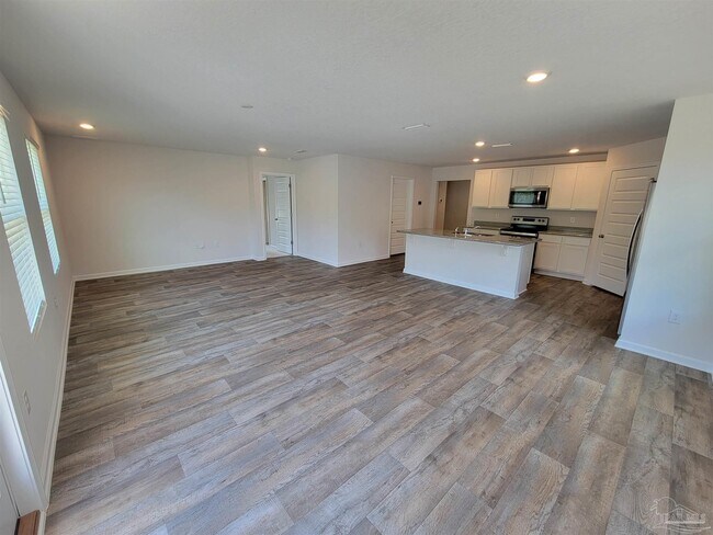 Building Photo - 5475 Merlin