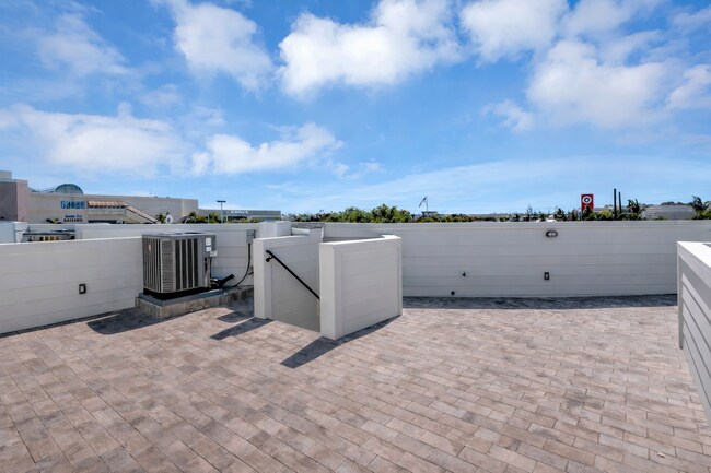 Building Photo - Grant Avenue A