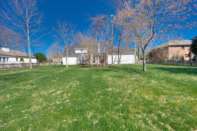 Building Photo - Stunning 3BR/2BA home in the desirable Temple Hills Golf Community!