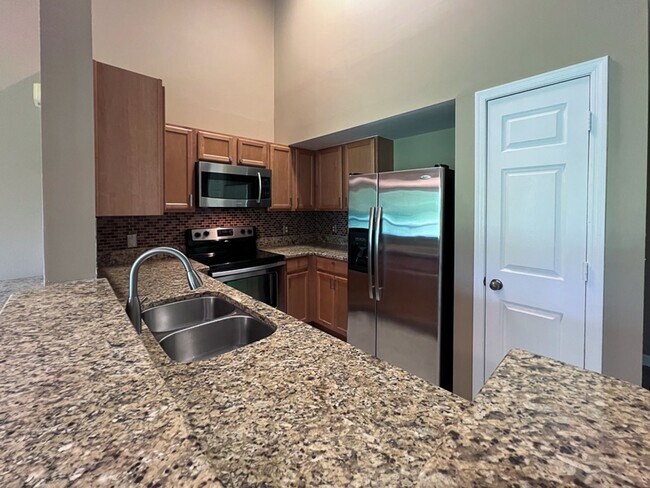 Building Photo - Beautiful 3 Bedroom Condo in the Links wit...