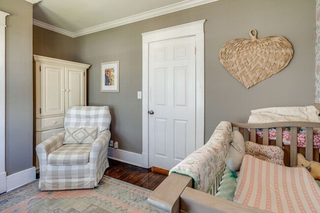 Building Photo - Beautiful Cleveland Park Bungalow, just 2 ...