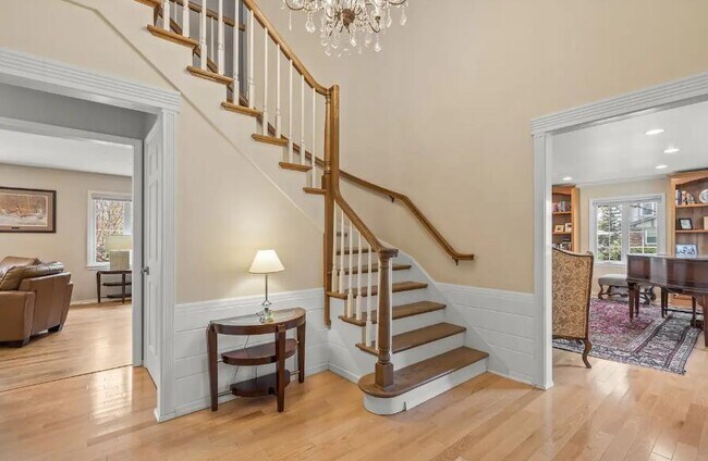 Building Photo - 3223 W Fleur De Lis Dr