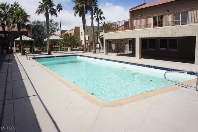 Building Photo - 5242 River Glen Dr