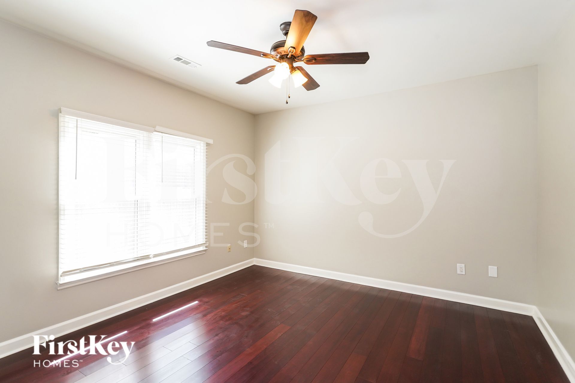 Building Photo - 802 Conway Pl