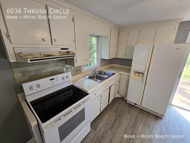 Building Photo - 6036 Thrush Cir