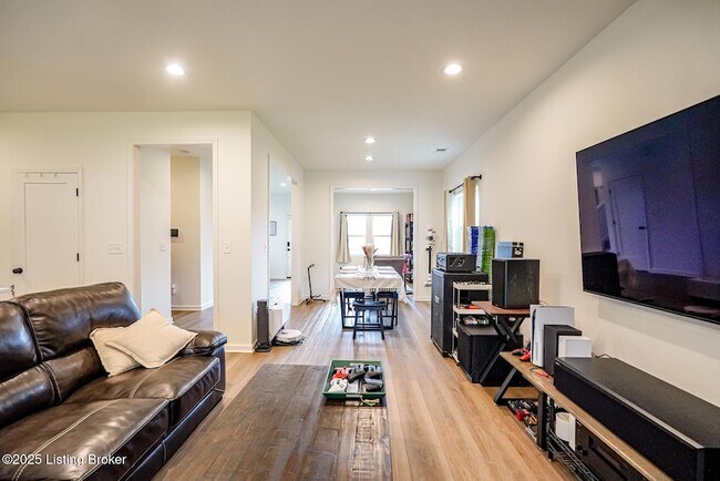 Building Photo - 7707 Cottage Cove Way