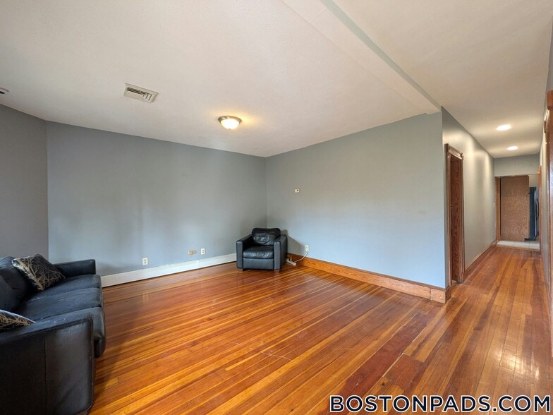 Building Photo - 80 North St