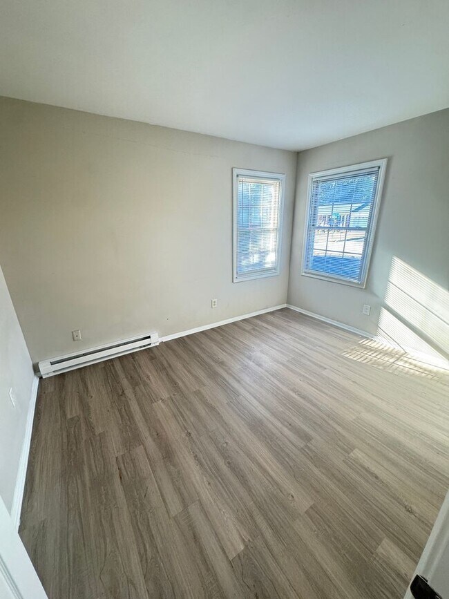 Building Photo - 1st-Floor 2 Bedroom Apartment – Briarcliff...
