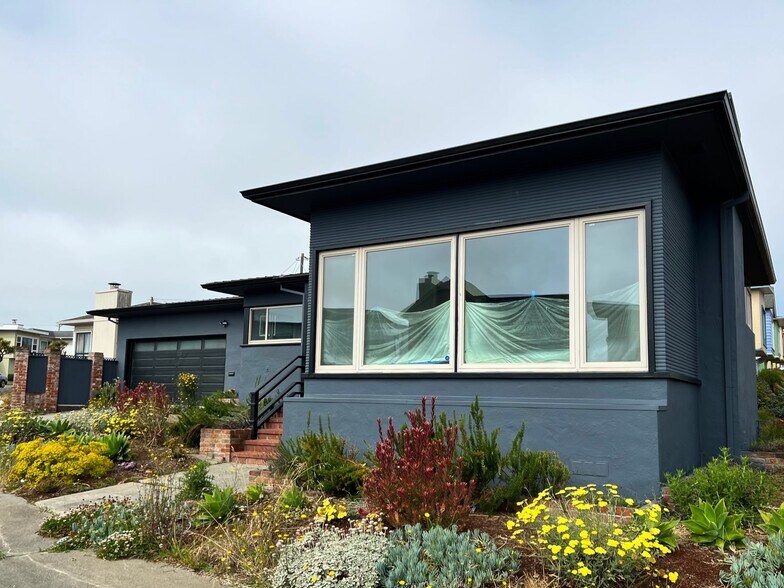 Primary Photo - 2 Maywood Ave