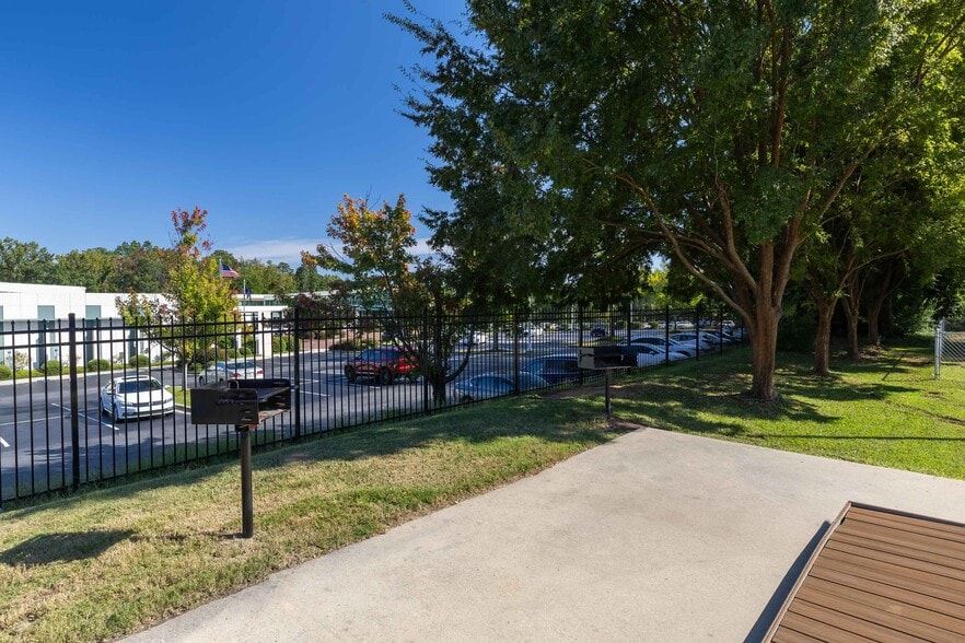 Building Photo - Furnished Studio-Columbia - West - Stoneri...