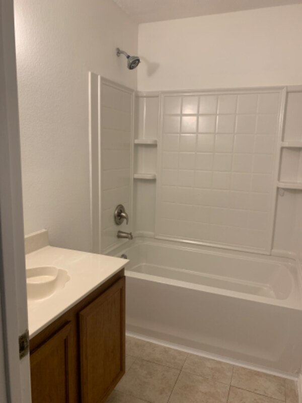 Building Photo - 6212 Thoroughbred Trail