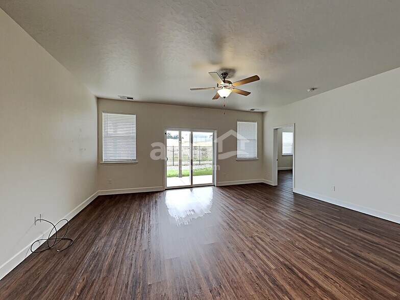 Building Photo - 175 E Sicily Dr