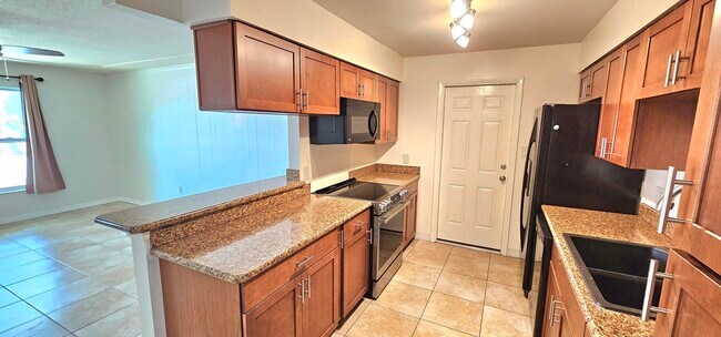 Building Photo - 1380 Floral Ln