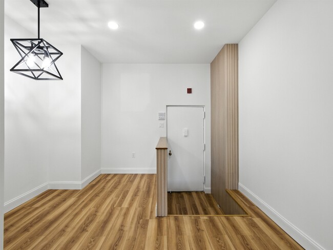 Building Photo - 111 Mulberry St