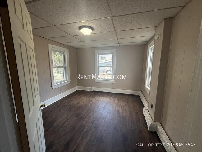 Building Photo - 468 Union St