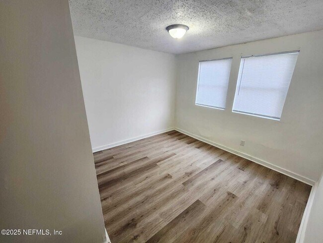 Building Photo - 2184 W 45th St