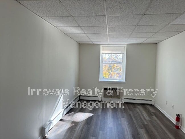 Building Photo - 29 Logan Ave