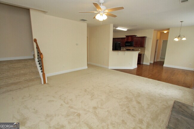 Building Photo - 728 Castle Top Ct SE