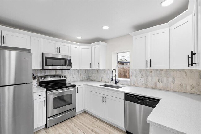 Building Photo - 4920 30th Ave N