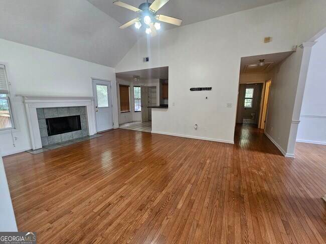 Building Photo - 40 Summerwood Ln