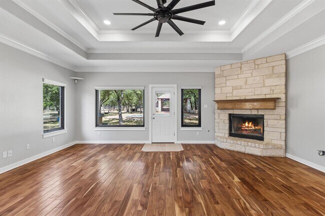 Building Photo - 501 Lone Star Dr