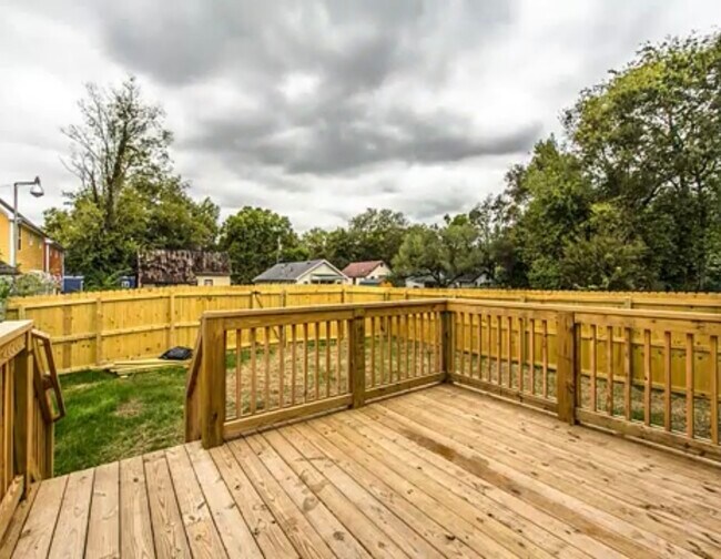 Building Photo - 2003 9th Ave N