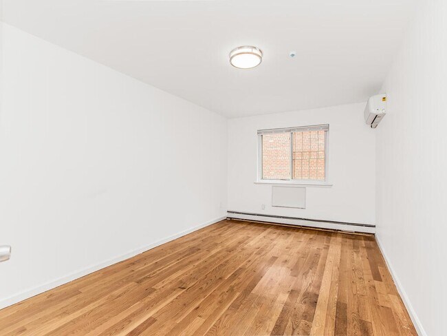 Building Photo - 661 Sagamore St