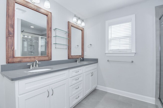 Building Photo - Beauty in Riverwood on Corner Lot!
