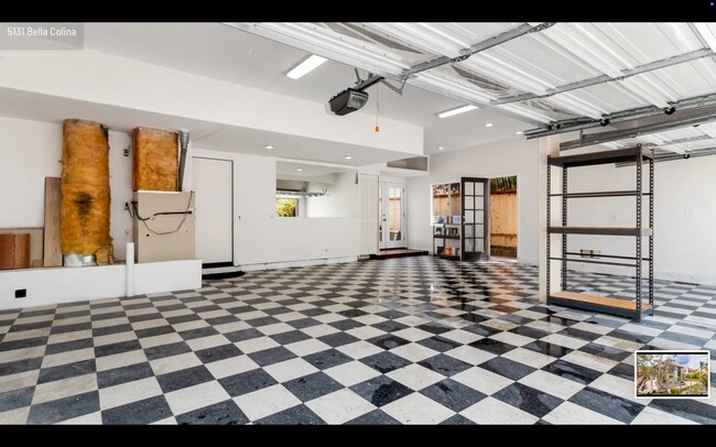 Building Photo - Incredible Rancho Del Oro Home!