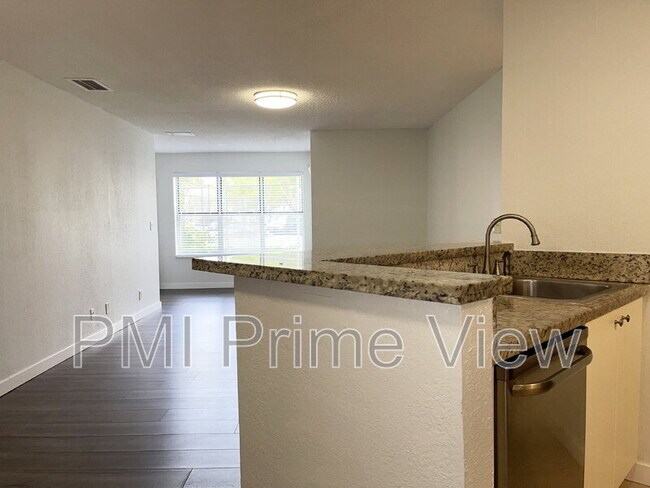 Building Photo - 3410 Pinewalk Dr N