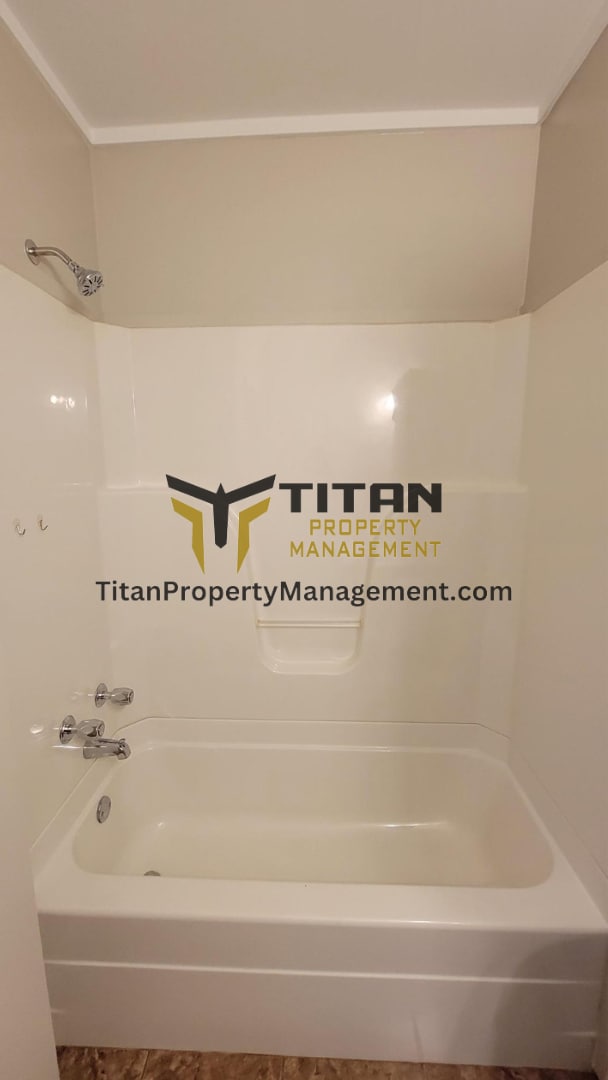 Building Photo - Large 2bed/2bath home