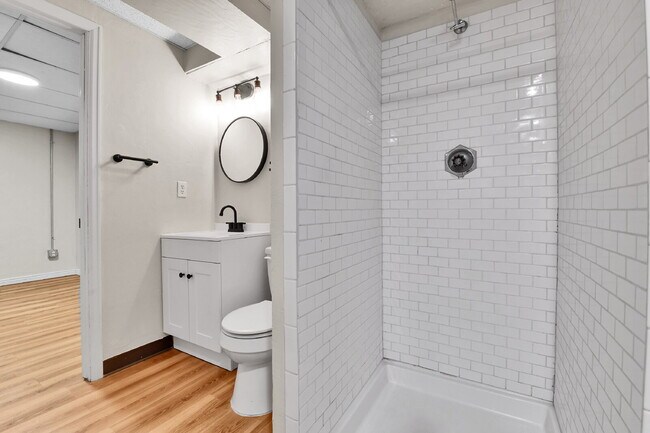 Building Photo - $2,795.00 - 4 Bedroom, 3 Bathroom, Single ...
