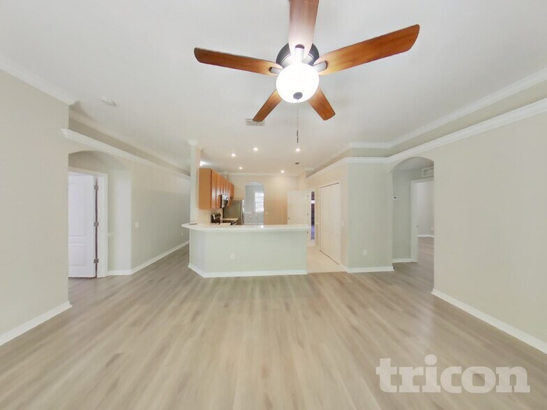Building Photo - 14881 Edgemere Dr