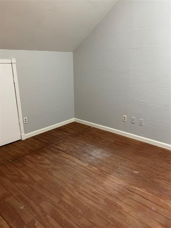 Building Photo - 73 Hickory Oak Dr
