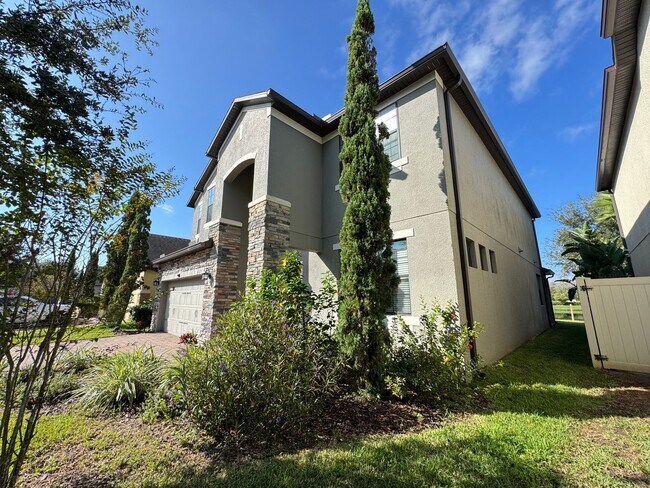 Building Photo - $300 off of a month of rent!! Experience the Epitome of Lakeside Luxury Living — For Rent in Narc...